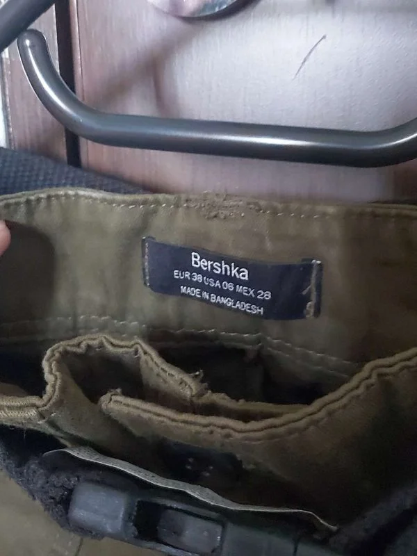Pantaloni Bershka EU 38 | Khaki, Scurți, Poliester - Image 4