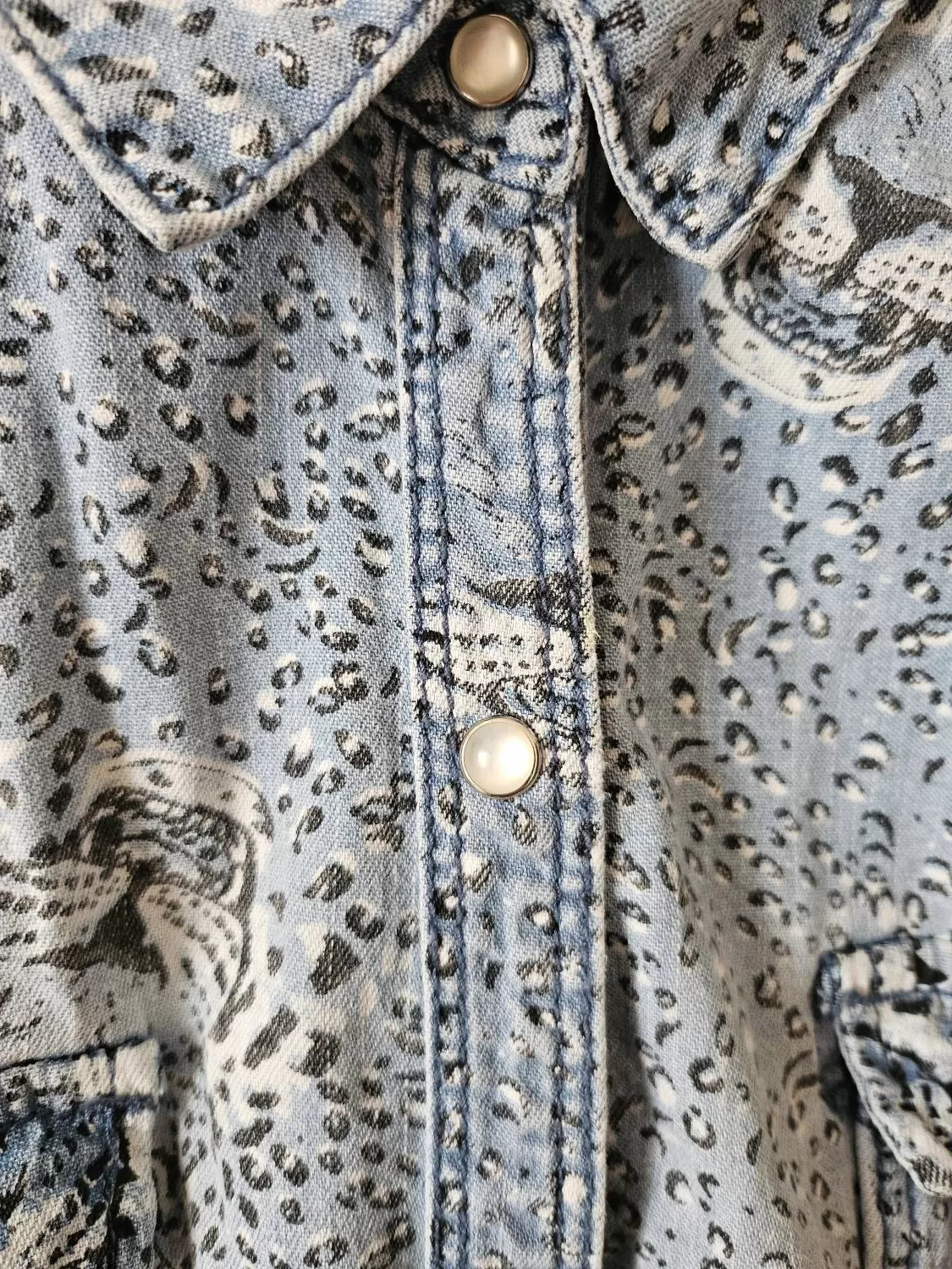 Cămașă H&M EU 42 | Albastru, Normal, Mânecă lungă, Animal print, Bumbac - Image 4