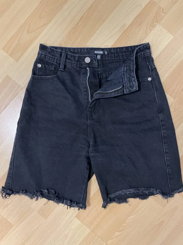Blugi Missguided EU 34 | Negru, Scurți, Denim - Image 2