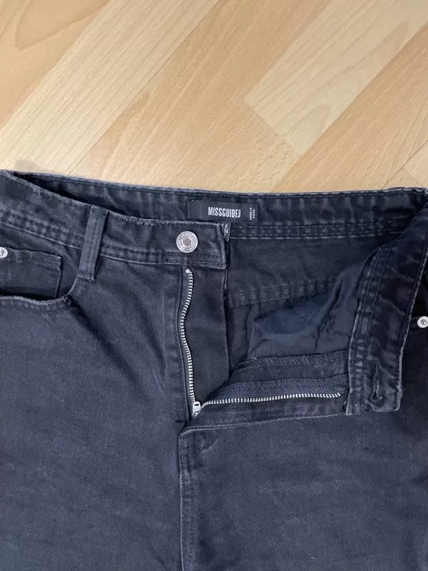 Blugi Missguided EU 34 | Negru, Scurți, Denim - Image 3