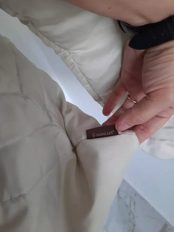 Geacă de iarnă Moncler M | Crem, Cu glugă detașabilă, Monocrom - Image 4