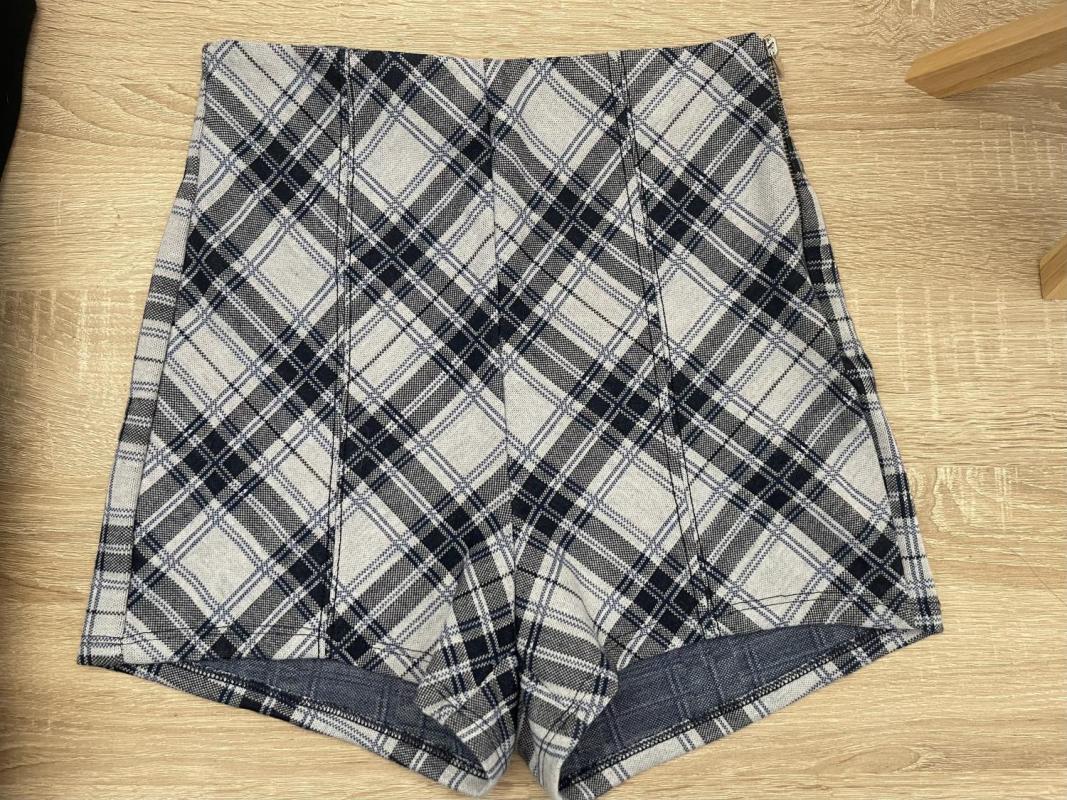 Pantaloni Bershka EU 36 | Gri, Scurți, Elastan - Image 2