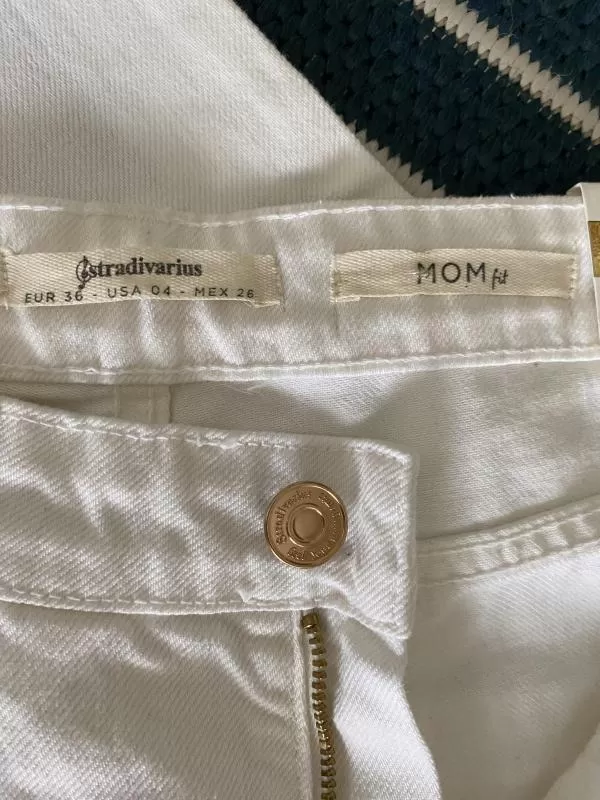 Blugi Stradivarius EU 36 | Alb, Lungi, Talie medie, Cu decupaje, Denim - Image 4
