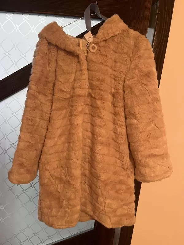 Geacă din blană Softy M | Bej, Cu glugă, Blană artificială - Image 2