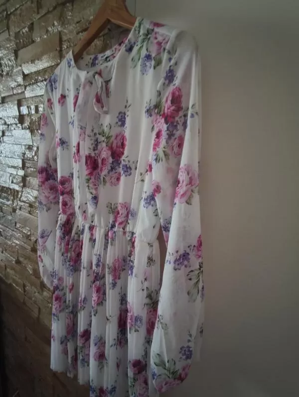Rochie casual Cropp EU 38 | Alb, Midi, Mânecă lungă, Floral & Tropical - Image 3