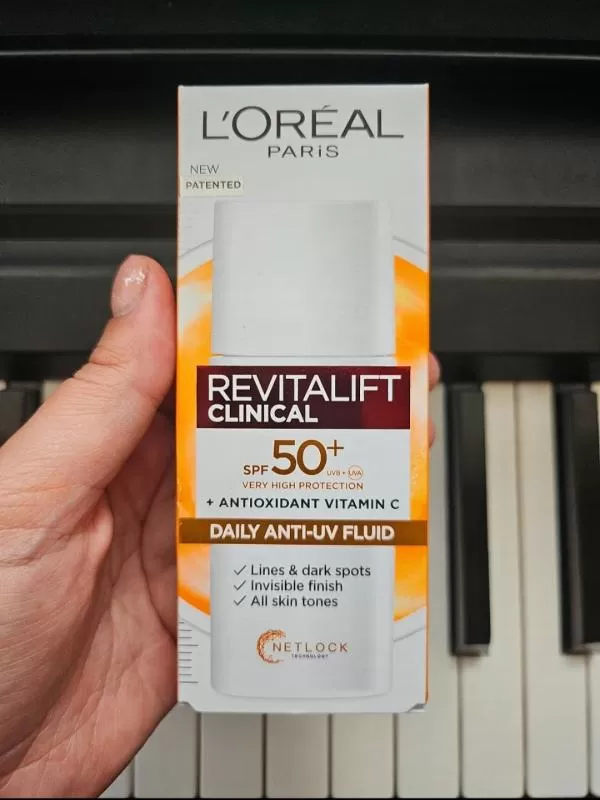 Cremă Revitalift Clinical SPF50+ L'Oréal Paris - Image 2