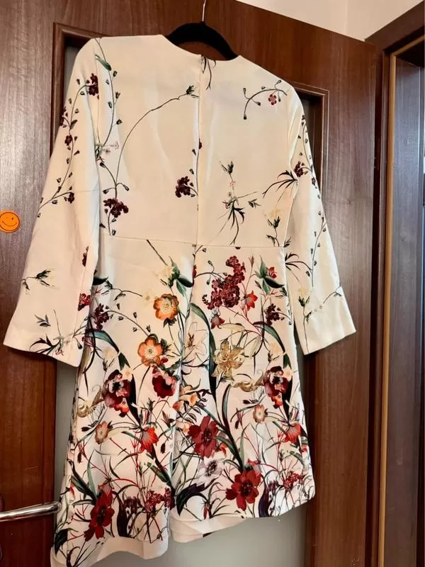 Rochie casual Zara EU 38 | Alb, Midi, Mânecă lungă, Floral & Tropical, Drapat, Poliester - Image 4