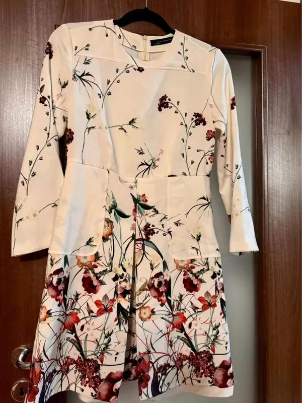Rochie casual Zara EU 38 | Alb, Midi, Mânecă lungă, Floral & Tropical, Drapat, Poliester - Image 3