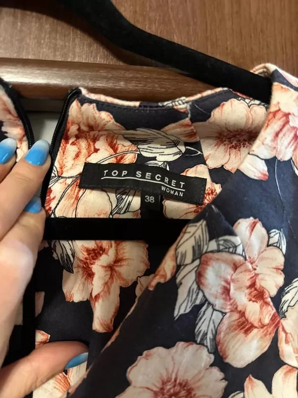 Rochie mulată TOP SECRET EU 36 | Multicolor, Mini, Mânecă scurtă, Petite, Floral & Tropical, Poliester - Image 4