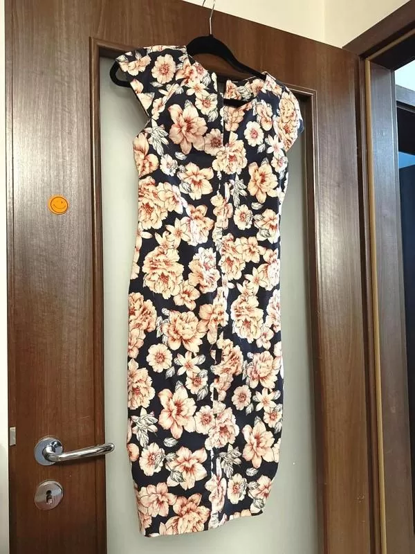Rochie mulată TOP SECRET EU 36 | Multicolor, Mini, Mânecă scurtă, Petite, Floral & Tropical, Poliester - Image 2