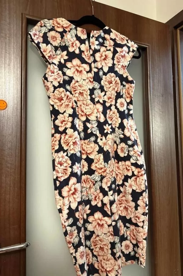 Rochie mulată TOP SECRET EU 36 | Multicolor, Mini, Mânecă scurtă, Petite, Floral & Tropical, Poliester - Image 3