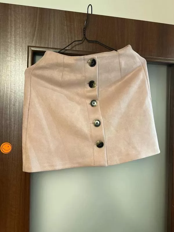 Fustă din piele Bershka EU 36 | Ivoire, Mini, Piele ecologică - Image 2