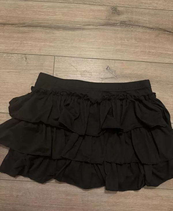 Fustă cu volane Shein M | Negru, Mini, Talie joasă, Cu fit, Monocrom, Volane - Image 4
