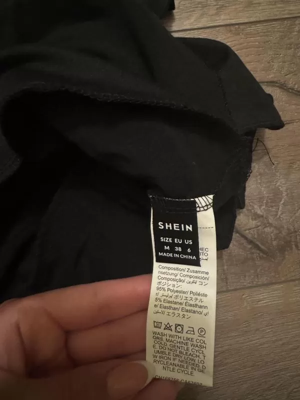 Fustă cu volane Shein M | Negru, Mini, Talie joasă, Cu fit, Monocrom, Volane - Image 5