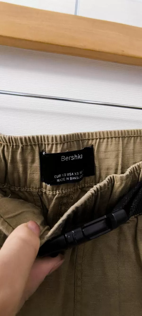 Pantaloni Bershka EU 34 | Bej, Lungi, Talie înaltă, Cargo - Image 3