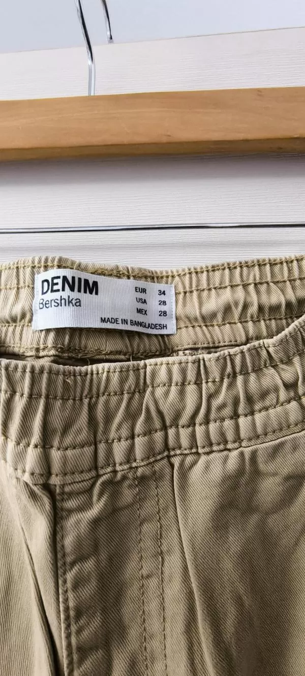 Pantaloni Bershka EU 34 | Bej, Lungi, Talie înaltă, Cargo - Image 3