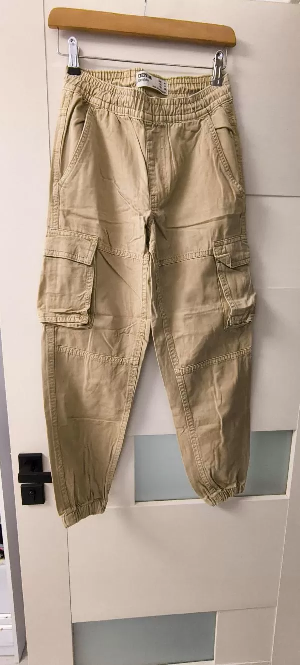 Pantaloni Bershka EU 34 | Bej, Lungi, Talie înaltă, Cargo - Image 2