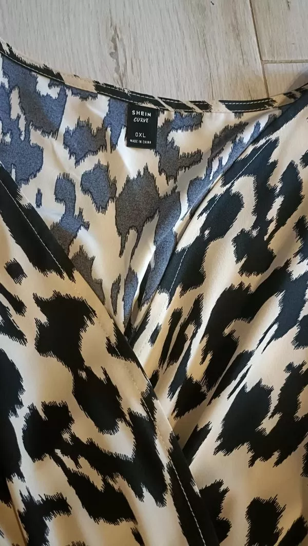 Rochie casual Shein EU 44 | Bej, Mini, Mânecă lungă, Plus size, Animal print - Image 3