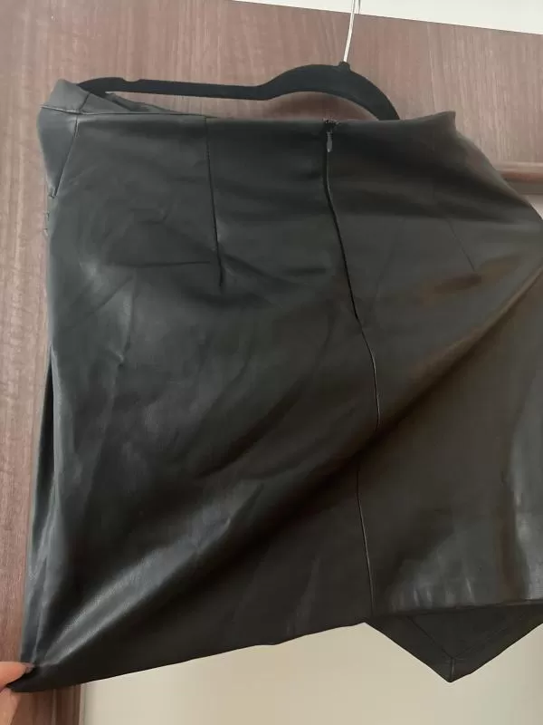 Fustă asimetrică KAROL EU 38 | Negru, Mini, Asimetrică fit, Piele ecologică - Image 5