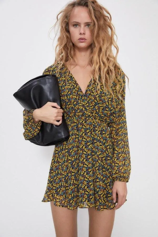 Rochie casual Zara EU 34 | Auriu, Mini, Mânecă lungă, Floral & Tropical, Design petrecut - Image 2