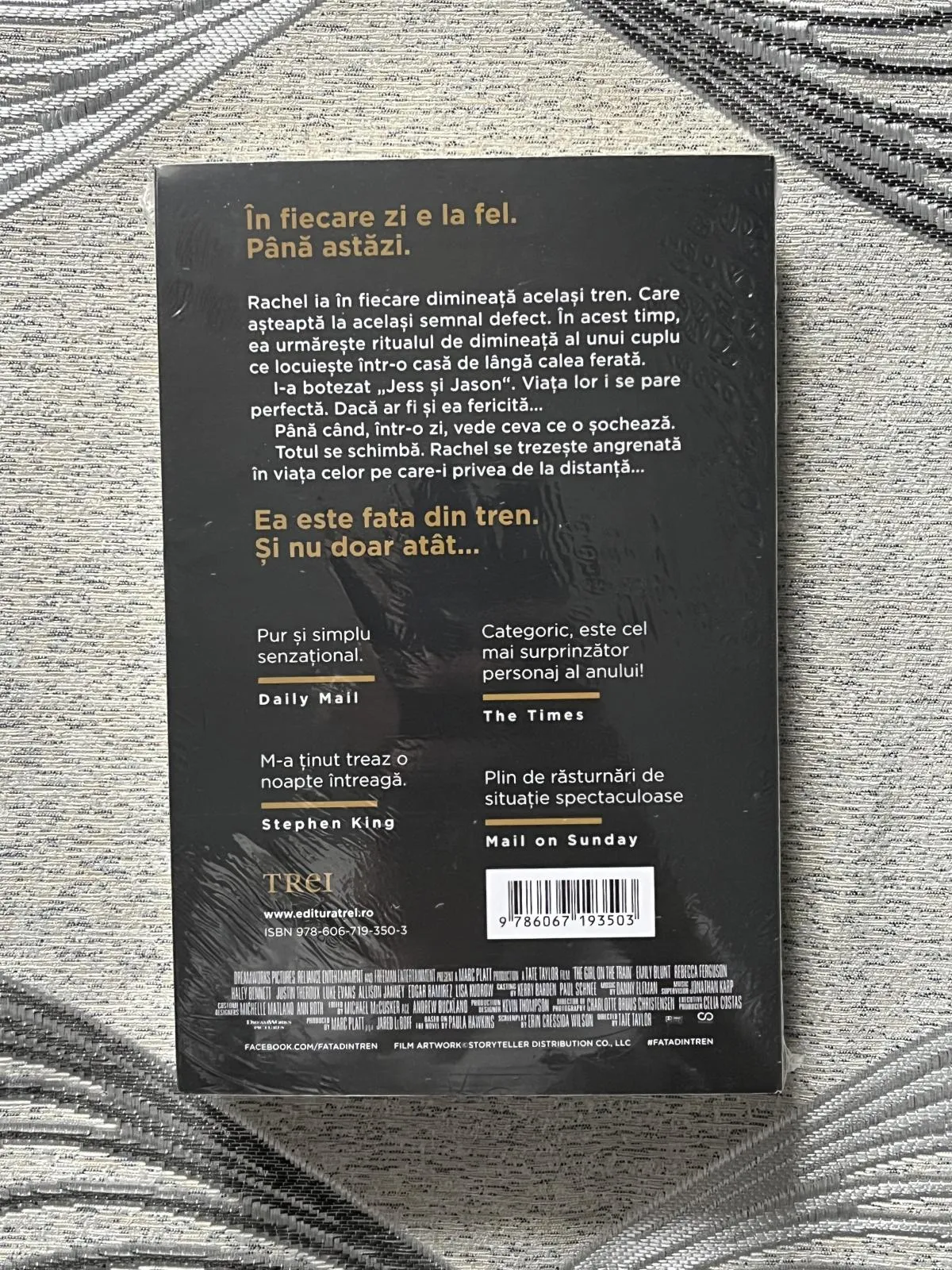 Fata din tren - Paula Hawkins, ISBN 9786067193503 - Image 3