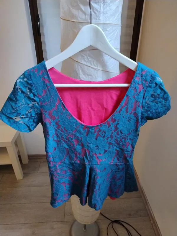 Top cu peplum Bershka EU 38 | Turcoaz, Normal, Mânecă scurtă, Peplum - Image 3