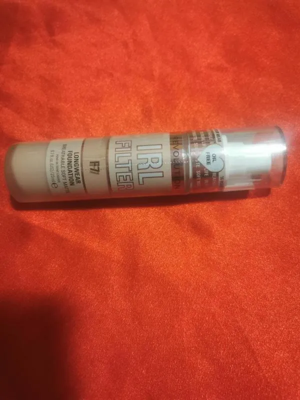 Fond de ten IRL Filter Longwear Foundation - F7 Revolution - Image 4