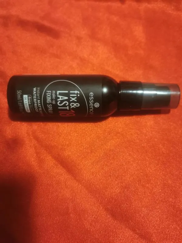 Spray pentru fixare make-up fix & LAST 18h Essence - Image 5