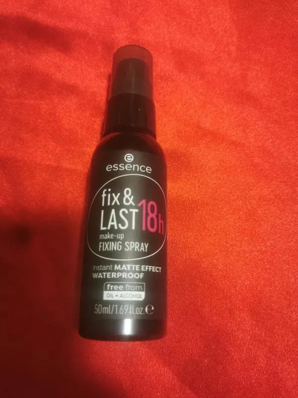 Spray pentru fixare make-up fix & LAST 18h Essence - Image 2