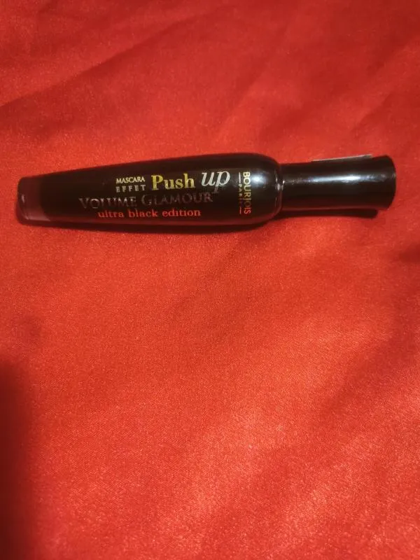 Mascara Volume Glamour Push Up Ultra Black Edition Bourjois - Image 4