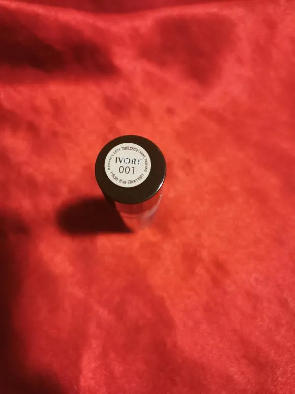 Concealer Hide The Blemish 001 Ivory Rimmel London - Image 4