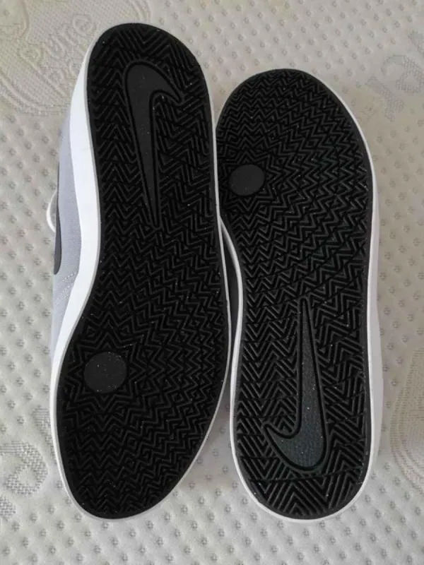 Teniși Nike EU 43 | Gri - Image 4