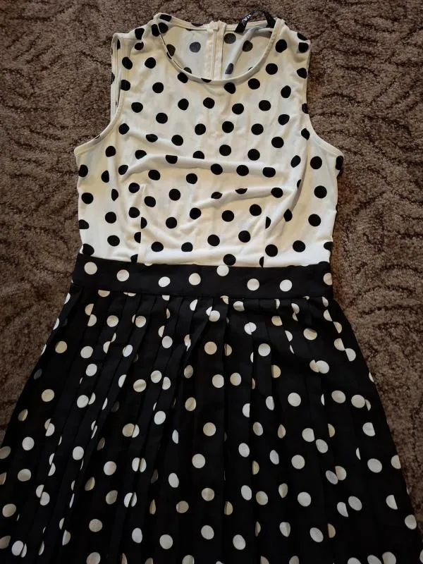Rochie casual Zara XS | Alb, Midi, Fără mâneci, Buline & Imprimeuri mici - Image 9