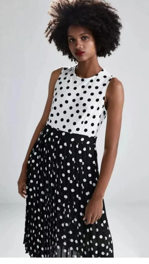 Rochie casual Zara XS | Alb, Midi, Fără mâneci, Buline & Imprimeuri mici - Image 4