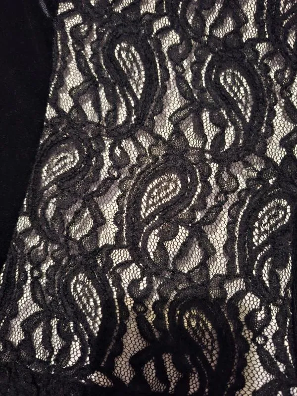 Rochie de seară S | Negru, Mini, Cu umerii goi, Abstract & Color Block, Dantelă - Image 5