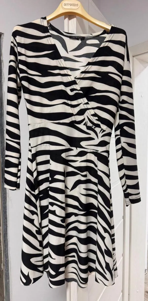 Rochie casual CALIENTE EU 36 | Alb, Mini, Mânecă lungă, Animal print, Poliester - Image 8