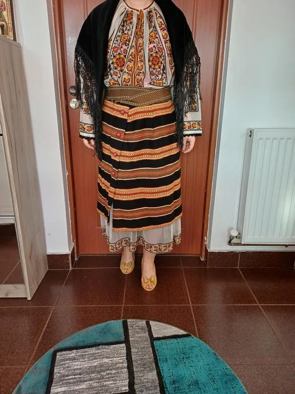 Costum popular antic L | Multicolor, Pânză - Image 2