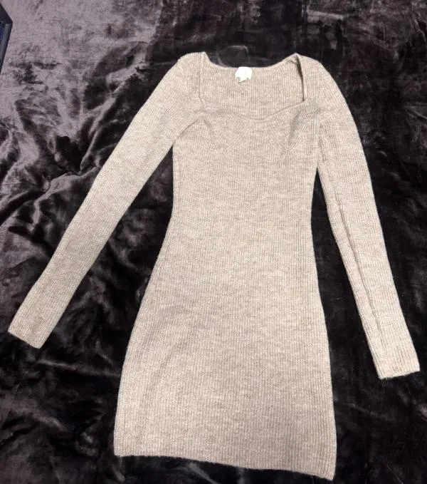 Rochie mulată H&M EU 36 | Bej, Mini, Mânecă lungă, Acrilic - Image 2
