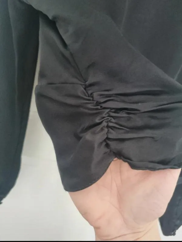 Top cropped Zara EU 40 | Negru, Cropped (Scurt), Mânecă lungă, Satinat - Image 6