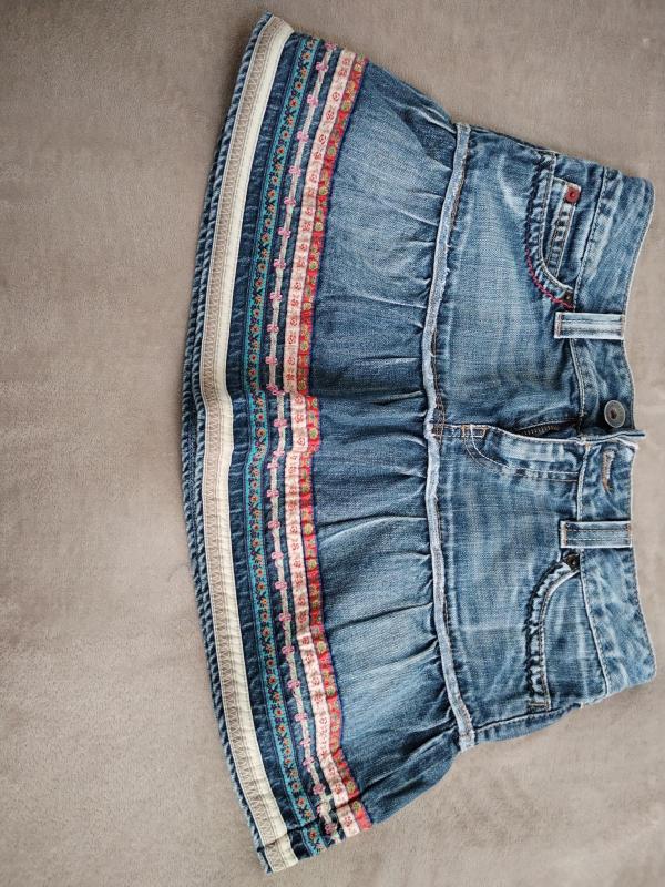 Fustă din denim United Colors of Benetton EU 36 | Bleu, Mini, Broderie, Denim - Image 2
