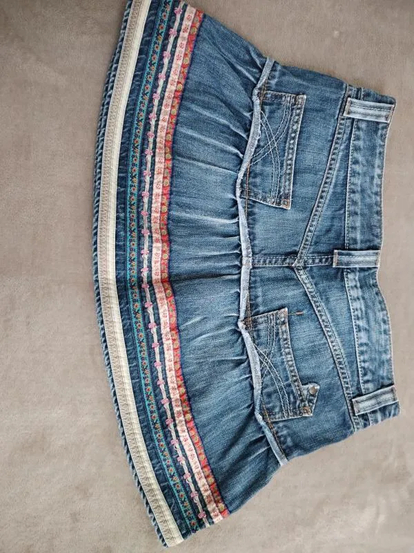 Fustă din denim United Colors of Benetton EU 36 | Bleu, Mini, Broderie, Denim - Image 3