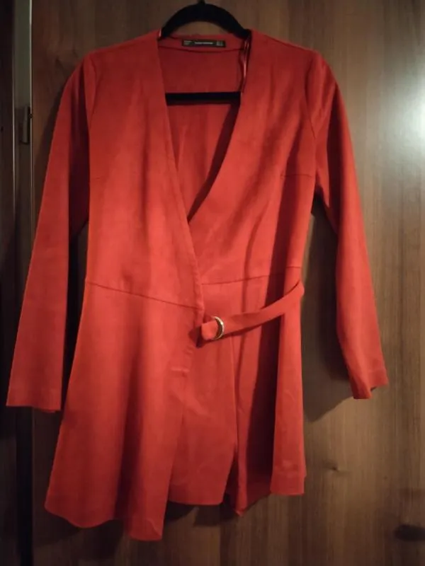 Salopetă Zara EU 36 | Roșu, Scurtă, Mânecă lungă, Design petrecut - Image 2