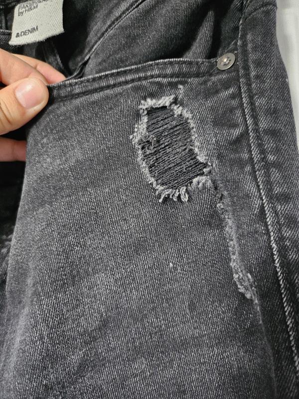 Blugi H&M EU 30 | Negru, Lungi, Talie joasă, Skinny fit, Rupți  Cu tăieturi, Bumbac - Image 9