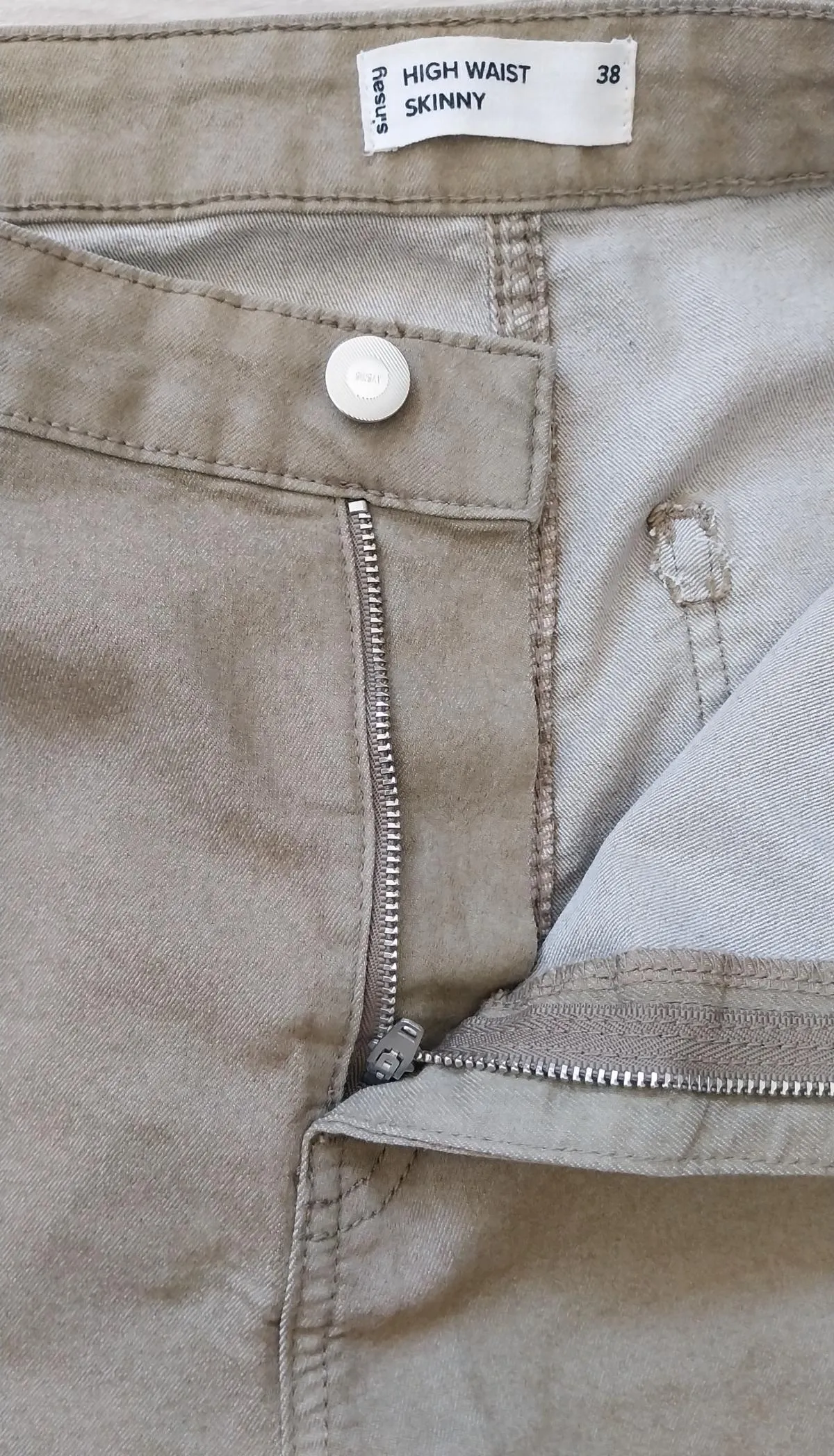 Pantaloni Sinsay EU 38 | Khaki, Lungi, Talie înaltă, Skinny fit - Image 3