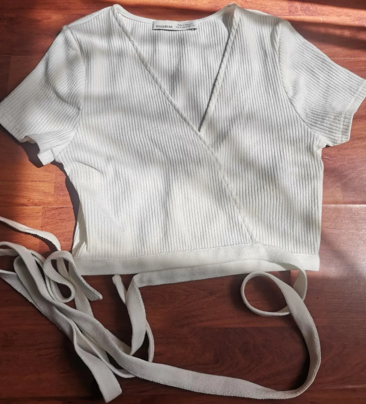 Top cropped Pull&Bear M | Alb, Cropped (Scurt), Mânecă scurtă, Petite, Design petrecut