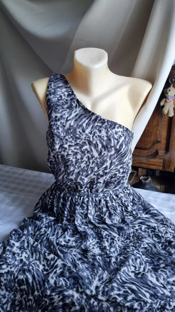 Rochie de seară Mango EU 34 | Gri, Midi, Pe un umăr, Abstract & Color Block, Poliester - Image 2