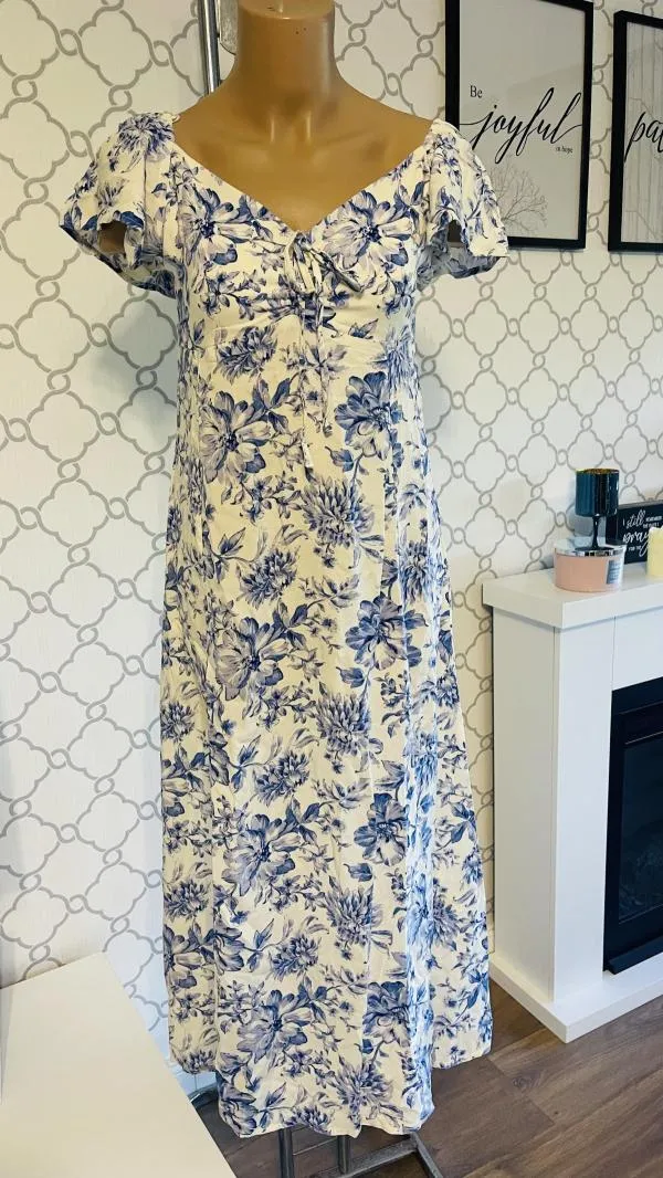 Rochie de vară Sinsay EU 38 | Alb, Midi, Mânecă scurtă, Floral & Tropical, Vâscoză - Image 5