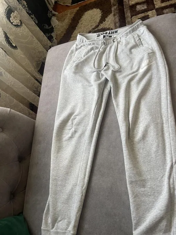 Pantaloni sport Nike EU 36 | Gri, Logo