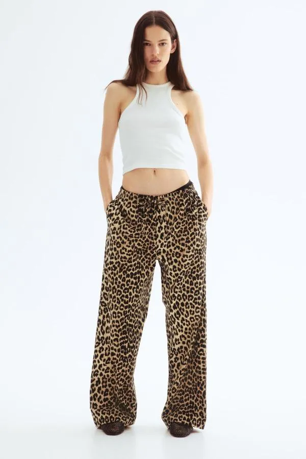 Pantaloni H&M EU 38 | Maro, Lungi, Talie joasă, Wide Leg fit, Animal print, Bumbac - Image 2