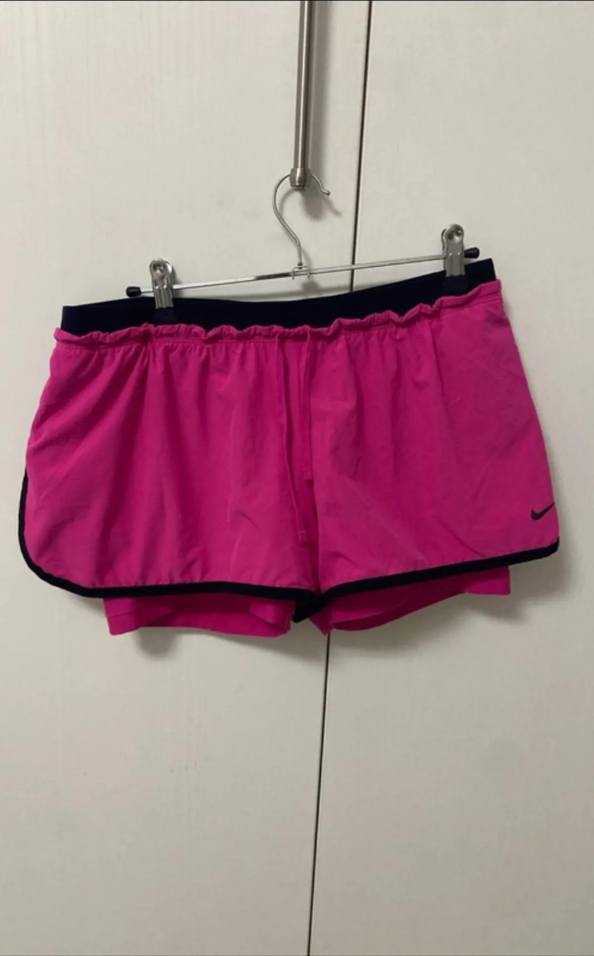 Pantaloni sport Nike L | Fuchsia, Scurți